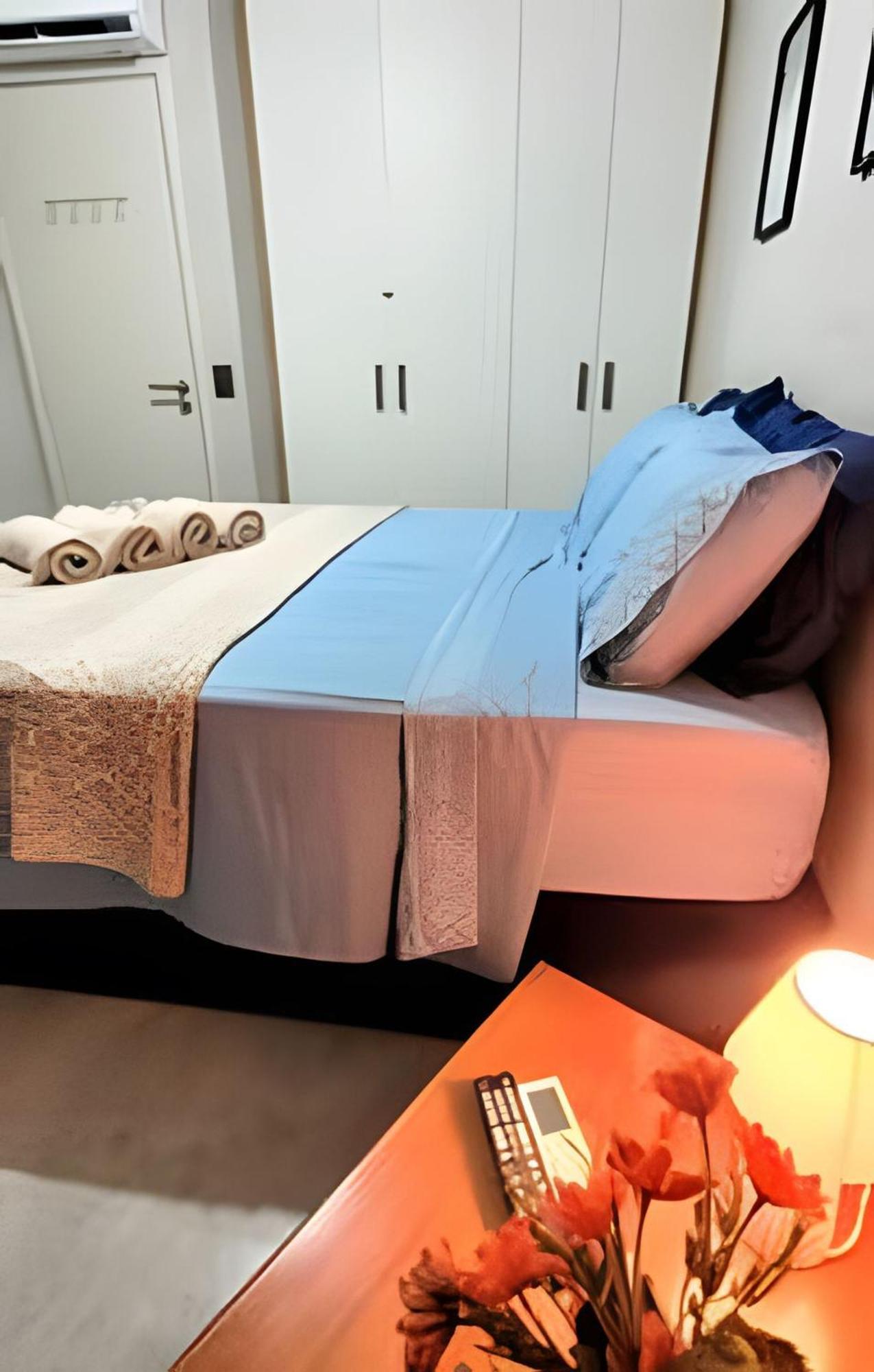 Apartamento Flat Sunrise Recreio - Pe Na Areia/vista Mar - Rj *